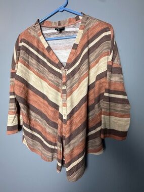 Bobeau Button-Front V-Neck Chevron Stripe Top – Women’s Size M (Oversized Fit)